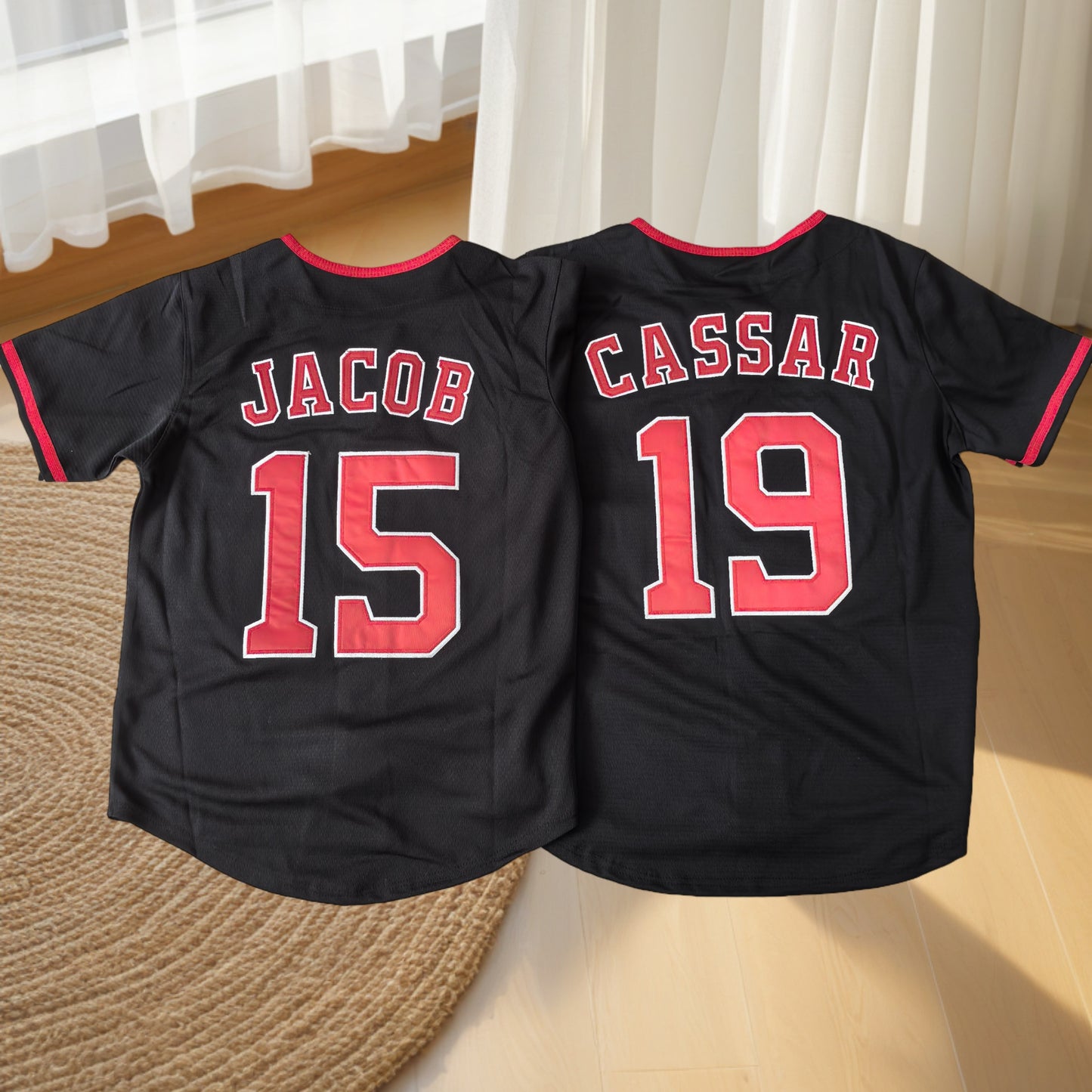 Maillot de baseball noir personnalisé, nom de l'équipe rouge, numéro des joueurs